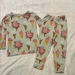 Posh Peanut 2T Long Sleeve Pajama Set in Sophia Ice Cream/Floral Print